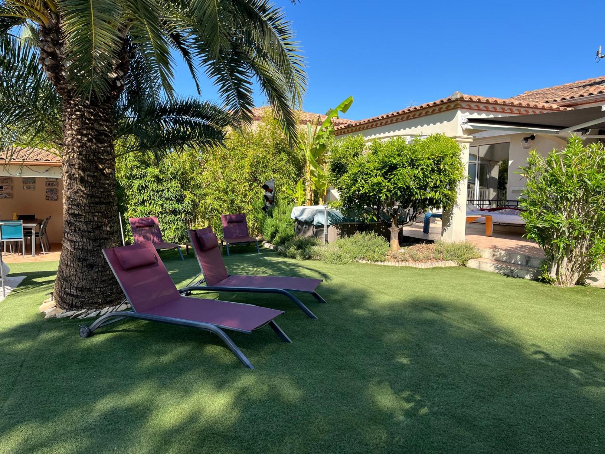 Villa Avec Piscine Галларг-ле-Монтюё Экстерьер фото
